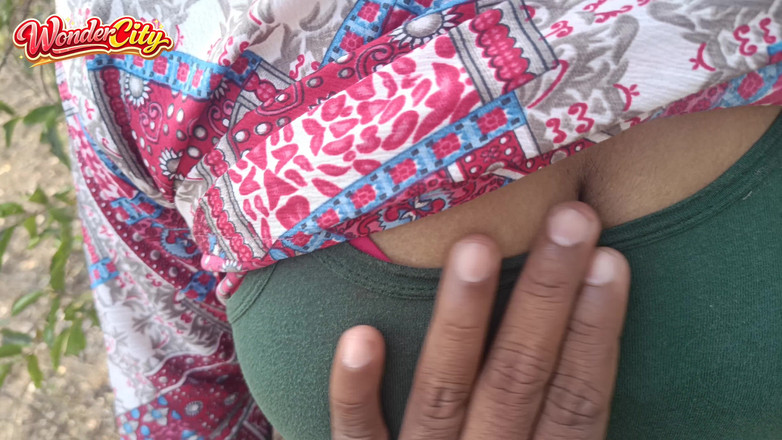 Magilmathi: Açık havada ateşli romantizm tamil