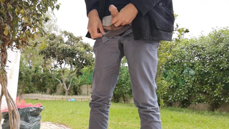 Rafael Torreano: Guy Smoking and Wanking Outside to Beat the Cold