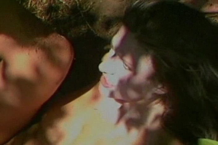 THAGSON RETRO: Futai anal în aer liber lasă fundul lărgit larg