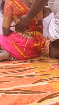 Desi heet meisje eigengemaakt hard neuken