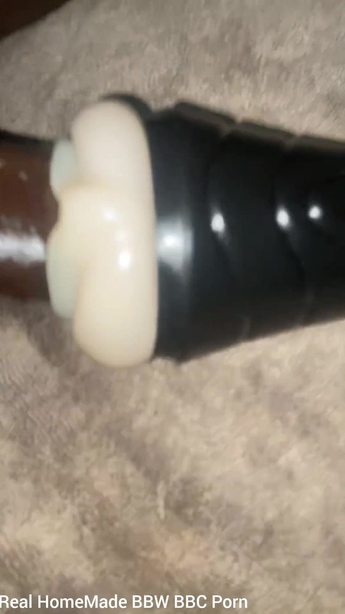 Big black cock BBCee: Pieprzona latarka Fałszywa cipka cumming ciężko