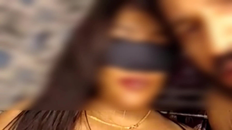 Hemant sarita: Пасынок лижет киску мачехи, лижет ее задницу и жестко трахает