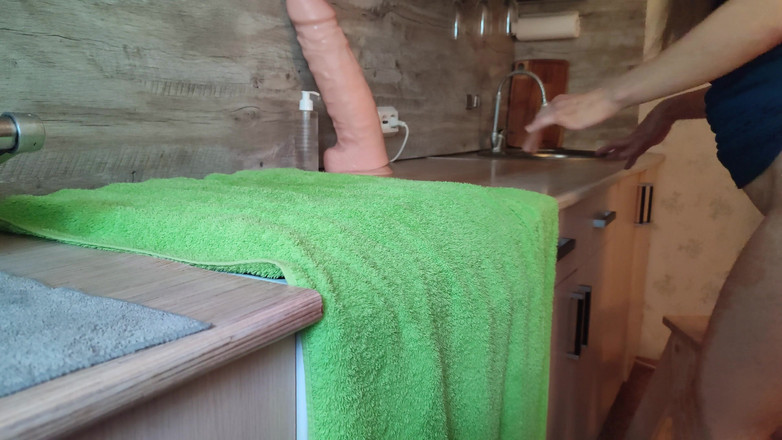 Lizaveta: "Жареная" толстая задница подруги на кухне