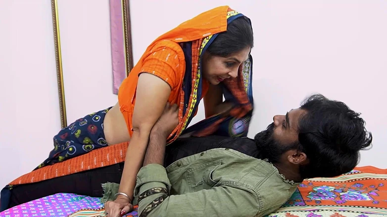 Queen star Desi: Desi Sexy Bibi Fucked Fucked Her Big Cock Husband, Cumshot