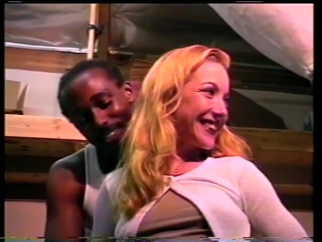 First Black Sexperience: Ця блондинка є рабом чорного члена