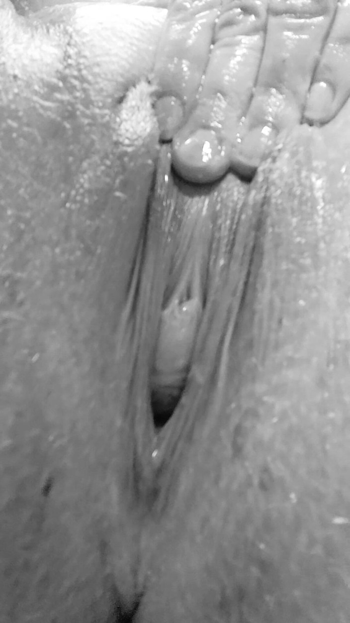 Misses Dickinson and Roughael: Kompilasi video selfcare hot