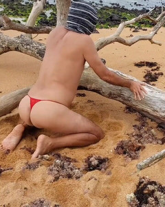 Ladysilvas: Ladysilva – pantat panas di seluar dalam di pantai