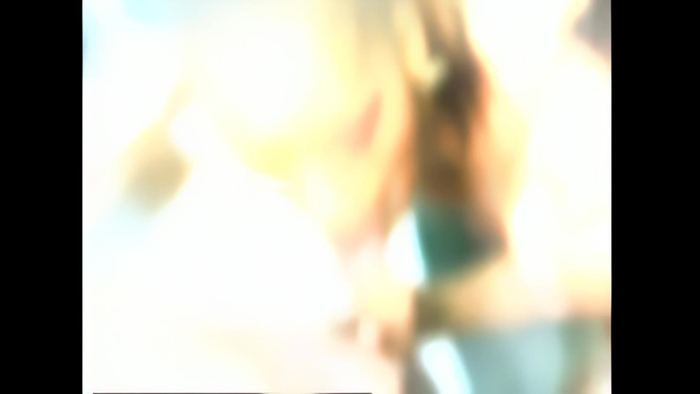 BLOW-ME: 女孩们知道怎么玩得开心