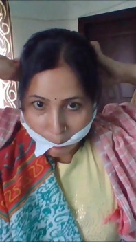Dicas indianas de engasgos de Kiraneya: como manter uma garota quieta!