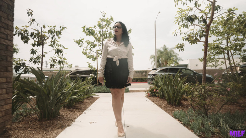 BrattyMilf: My stepbros teacher learns a few things from me - s7:e8