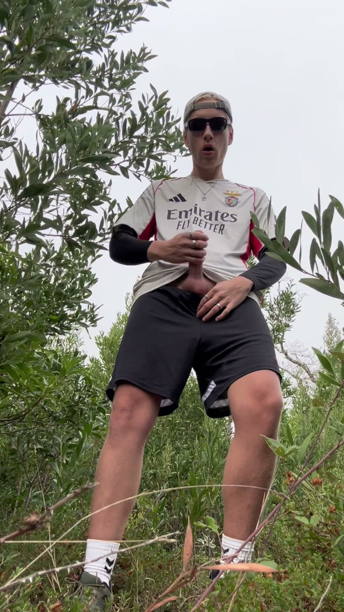 Axton Drake: Bro Hides on the Trail to Jerk off