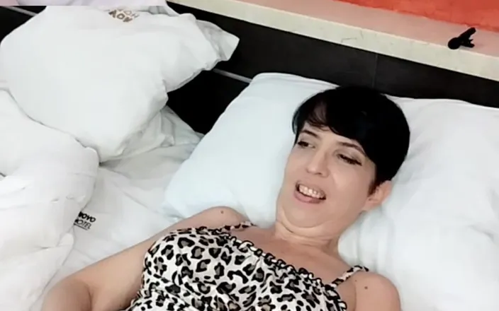 MaturecoupleVe: Eat My Wife's Delicious Pussy