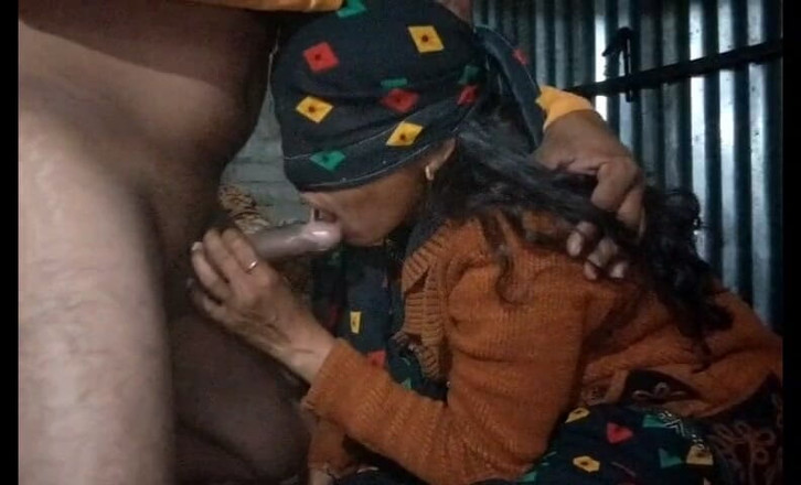 Kumari1996: A enteada da minha madrasta chupou meu pau e levou...