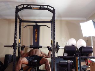 Hallelujah Johnson: 使用 plyometric 训练的阻力训练锻炼开发对地面反应的有效控制和生产
