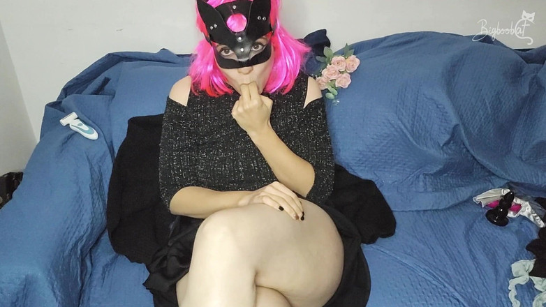 BigBoobCat: Memekku bikin aku jadi nakal banget! Aku lagi muasin diriku...