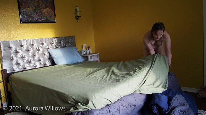 Aurora Willows: Making the bed nude