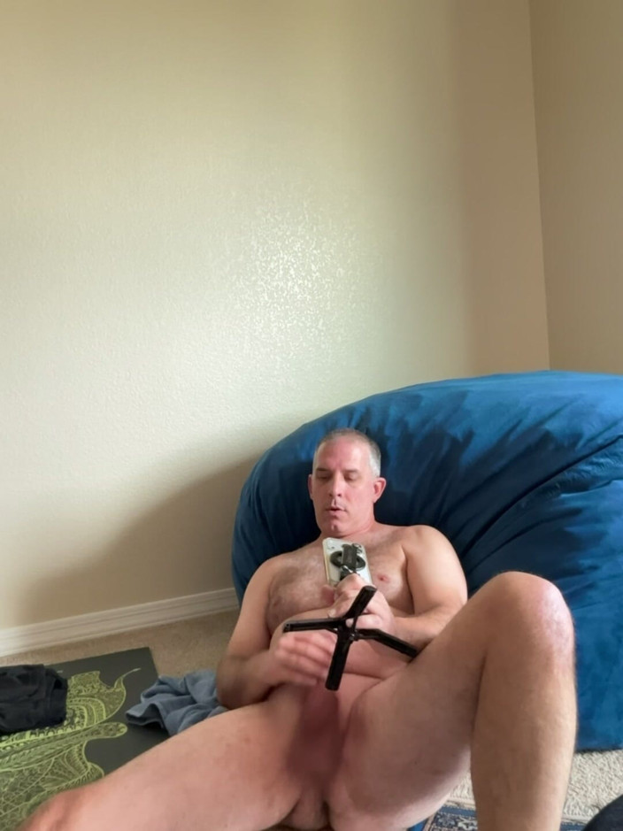 Duke Silver: Weightlifting and Cock Touching
