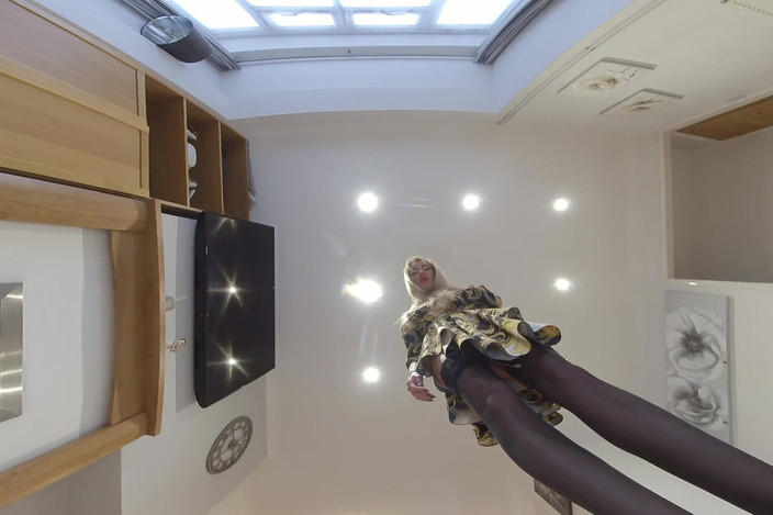 Jimmy Draws VR: April Paisley - Facesitting