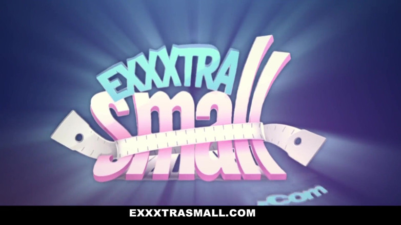 Exxxtra Small: Крихітну кралю трахає друг, зонований хлопець