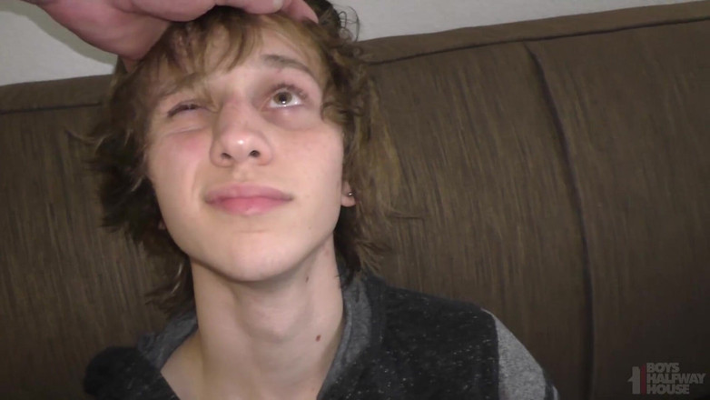 Boys half-way house: Gadis remaja dicrot di dalam sama kontol besar sampai dicrot...