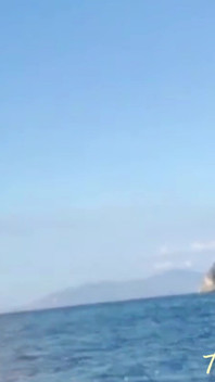 Minha buceta é tão coceira que eu escapei de Jetsky para uma ilha para conhecer meu papai