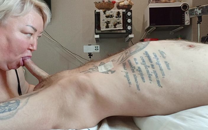 Zona901: Macocha daje głębokie gardło obciąganie i połyka grubą spermę