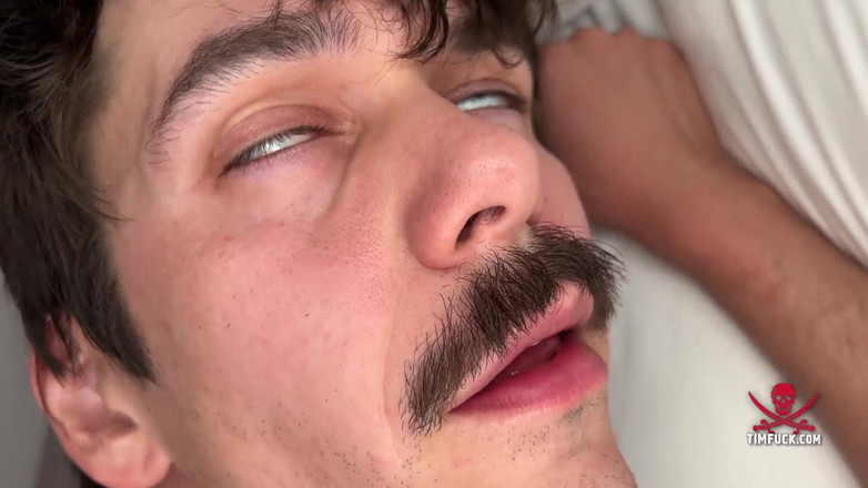 Treasure Island Media: 彼の穴を完全に露出させて浸透と繁殖させる