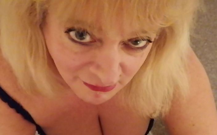 Nicola Hotwife: Nicola POV Blow Job
