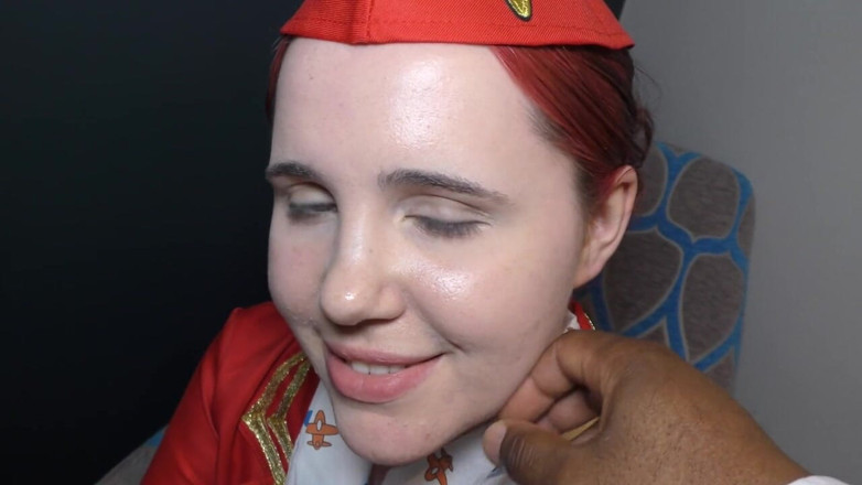 FakeflightAgent: Britische Stewardess maddie