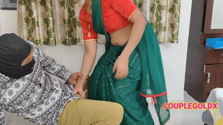 Sexy Komal: Ladri che si siedono di nascosto nella casa di Komal