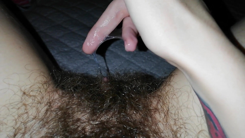 Cuteblonde666: Chơi với âm vật lớn rậm lông ướt át của tôi sau khi đạt...