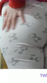 Masturbacja w piżamie - pieszczoty moja cipka - tureckie porno - duży tyłek - turecka milf - wielbłąda - piesek w piżamie