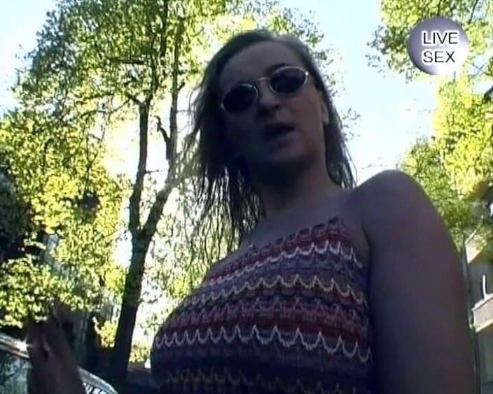 Deutsche Madchen: Perfektní německá blondýnka dává hlavu po sexy prstění kundičky