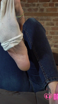 Nina's Sweaty Feet Show - (dreamgirls in Socks)