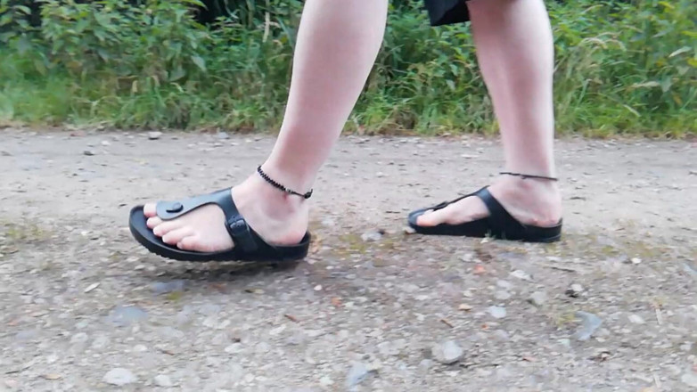 Carmen_Nylonjunge: Nature Walk in Birkenstock