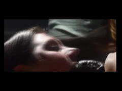 TrotzillaTheGod: Ohgodent hvězda Samantha jí černého ptáka