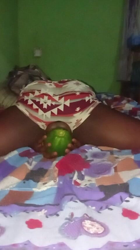 Badman4606: ブライソンのビッグディックが彼女のアソコを散らした