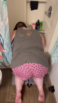 MILF Shaking Her Ass