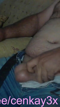 Hairy Horny Bear Cums at the End of the Broadcast