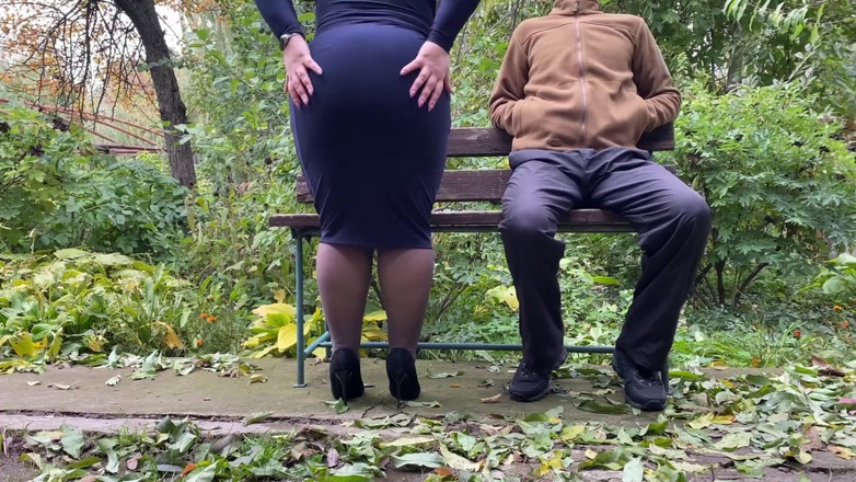 OurFetishLife: Miluji sledovat, jak moje macecha čůrá