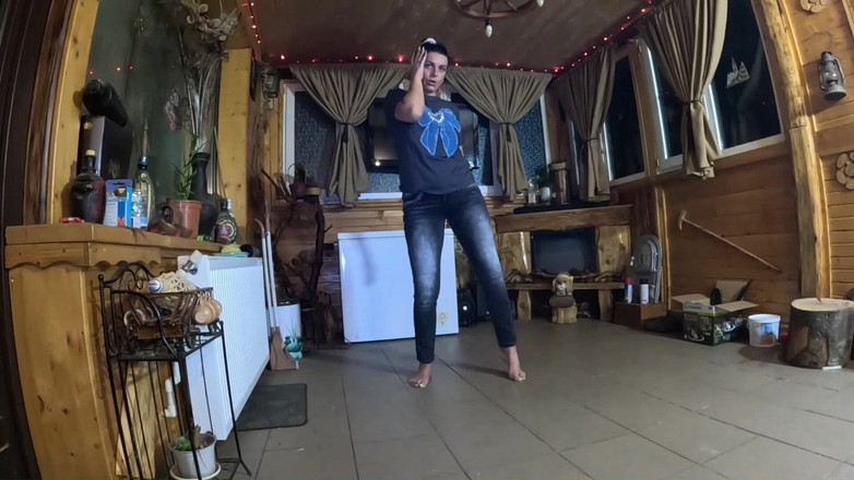 MilfyCalla: Gırtlağına kadar her şey - orta yaşlı seksi kadın gırtlağına kadar alıyor,...