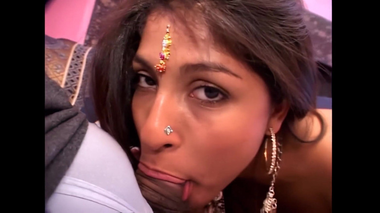 Wonderful Hot World X: 劳里·巴尔加斯与她充满激情的钦加德拉