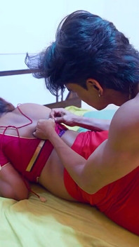 Insegnante di grandi tette seduce il suo studente per il sesso hardcore