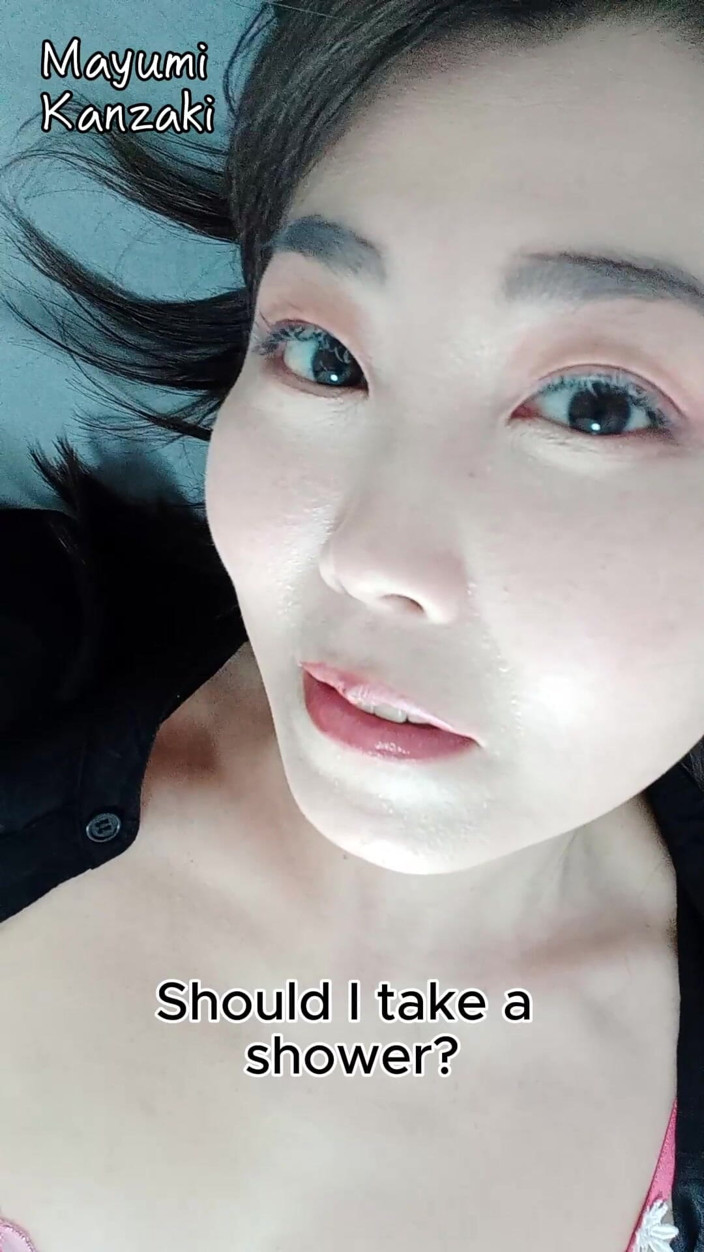 Mayumi Kanzaki: A Japanese Wife Talks to You