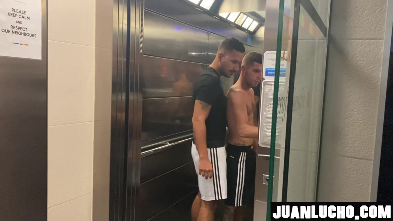 Juan Lucho Gay: Gay Couple Fucks in the Hotel