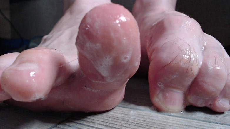 Hunky time: Feet and Drool
