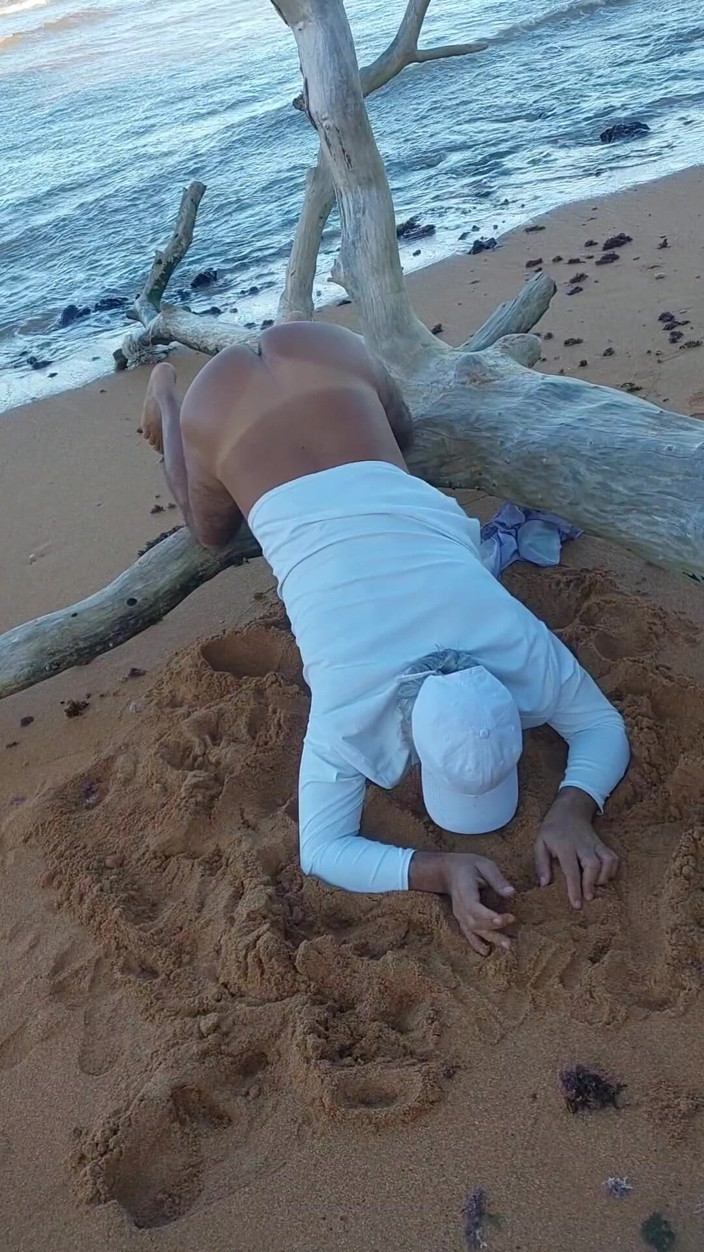 Ladysilvas: Ladysilva na praia minha bunda bronzeada que um pau grande...
