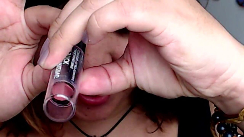 Nana Bela: Lipstik, ciuman dan blowjob