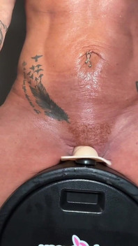 Muskel-stiefmutter kandys fickmaschine Squirting und kommen