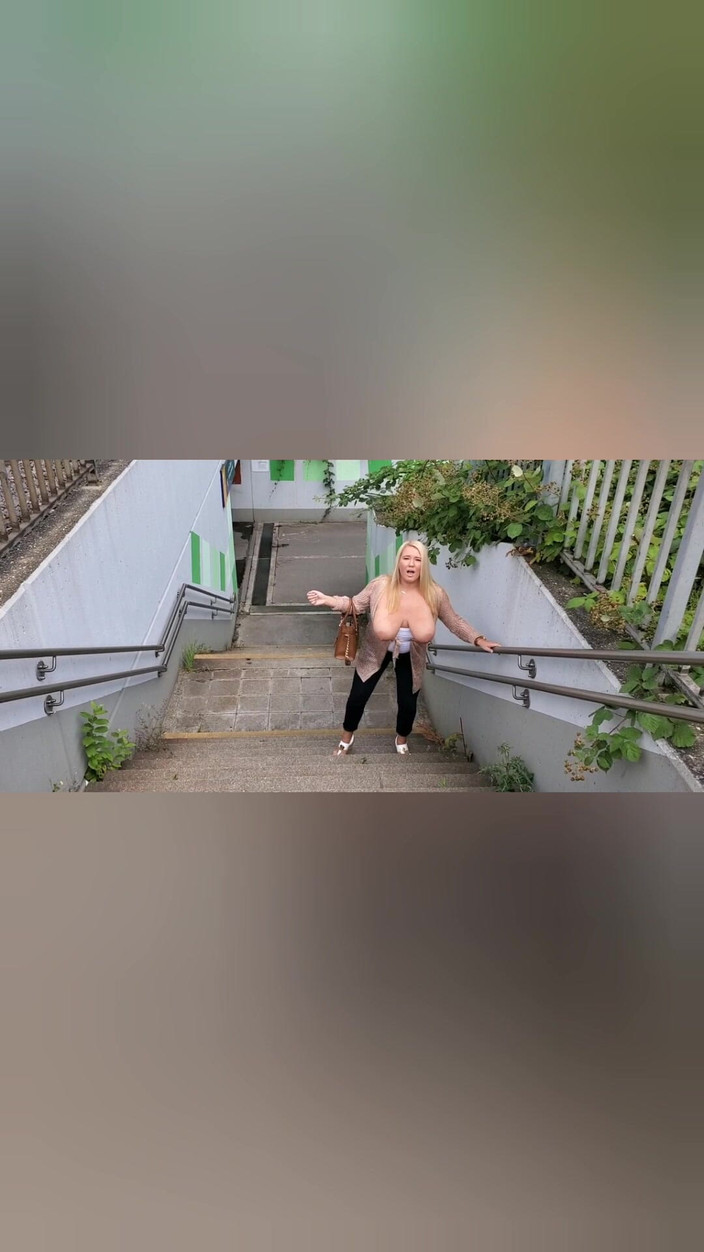 Annabelle Rogers: Obnažuji se v Německu!